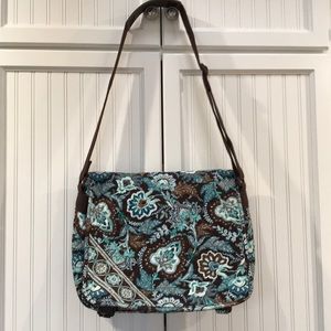Vera Bradley messenger bag- EUC.